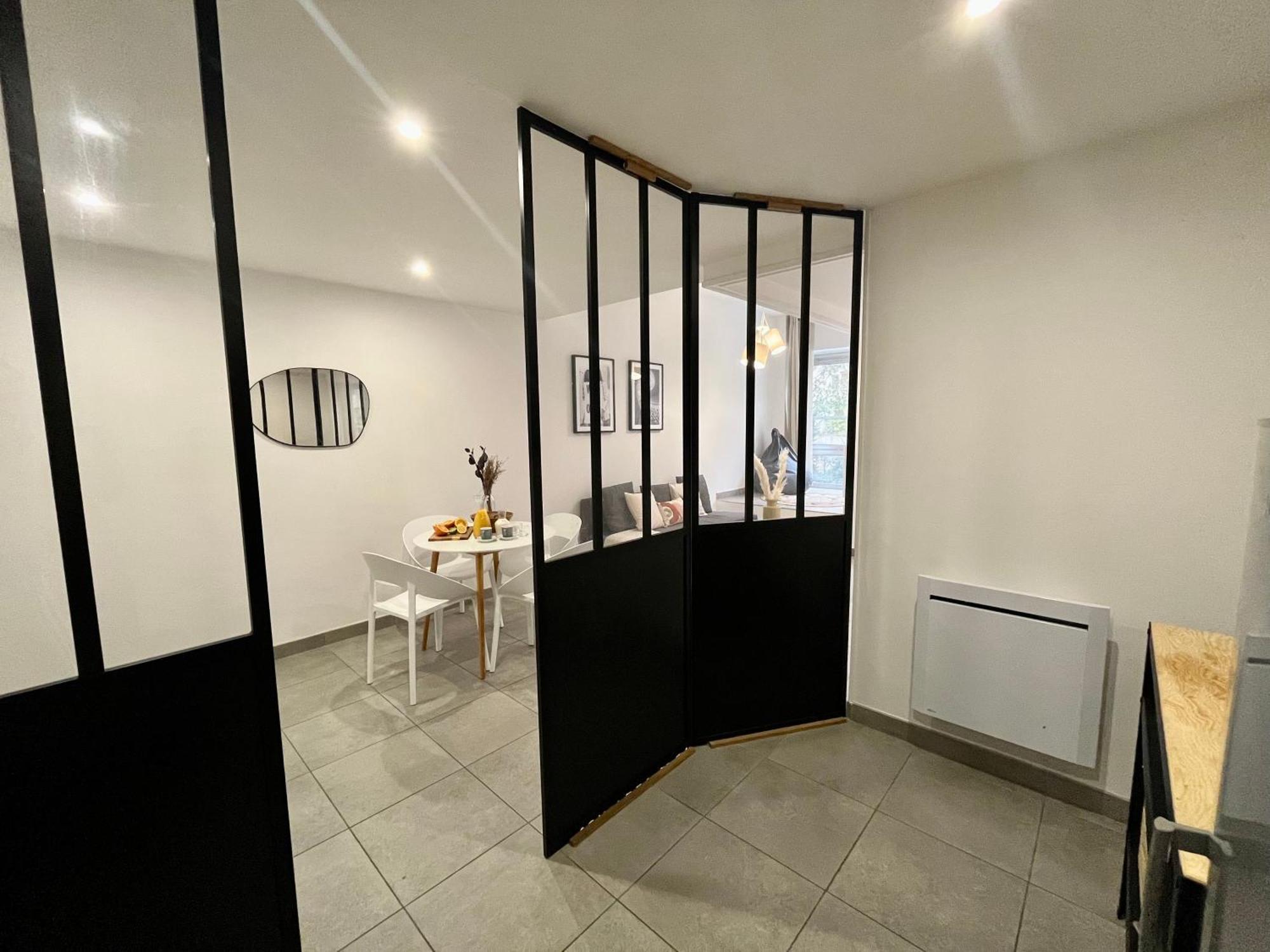 Suite Danbury Lyon Buitenkant foto