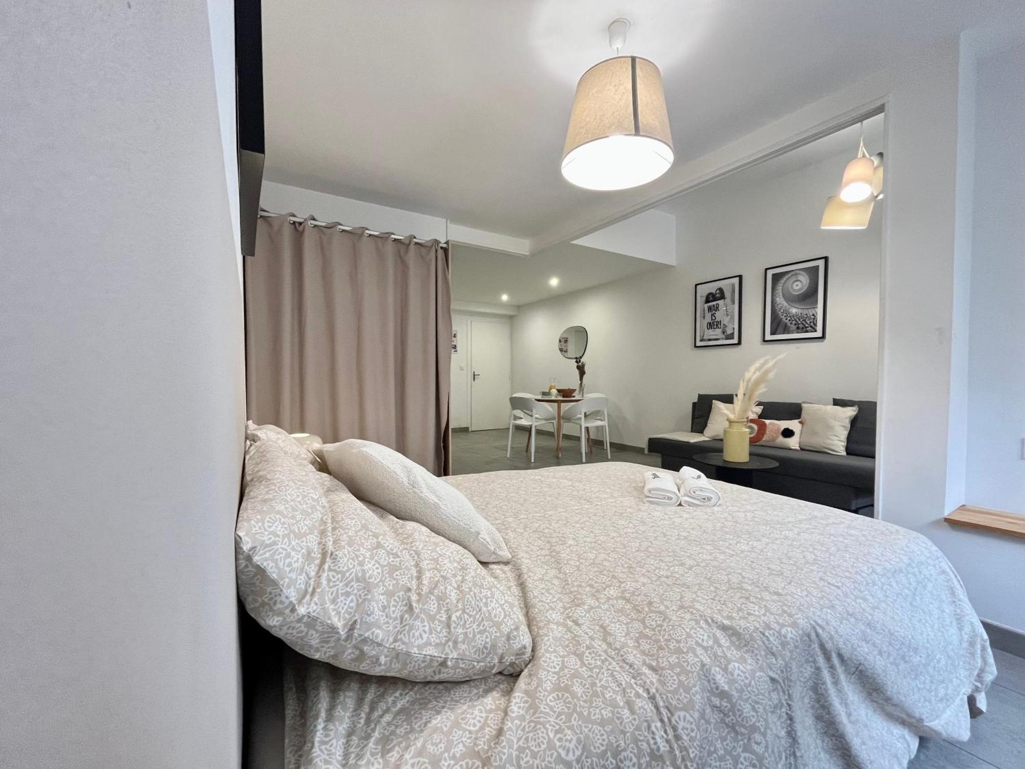 Suite Danbury Lyon Buitenkant foto