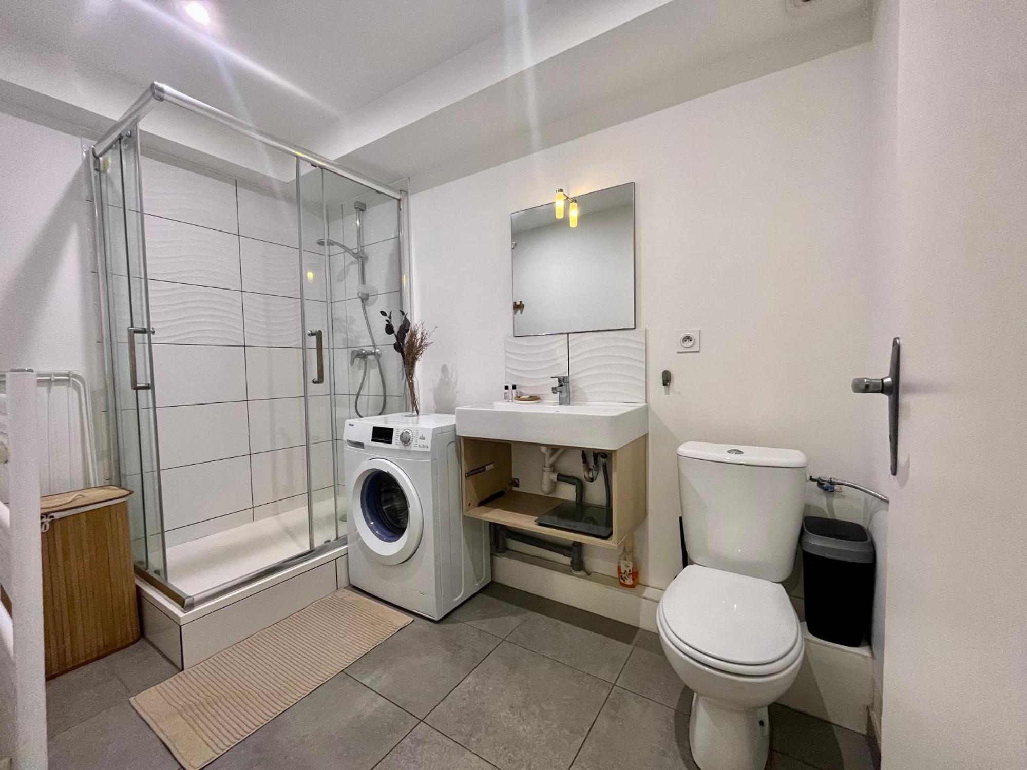Suite Danbury Lyon Buitenkant foto